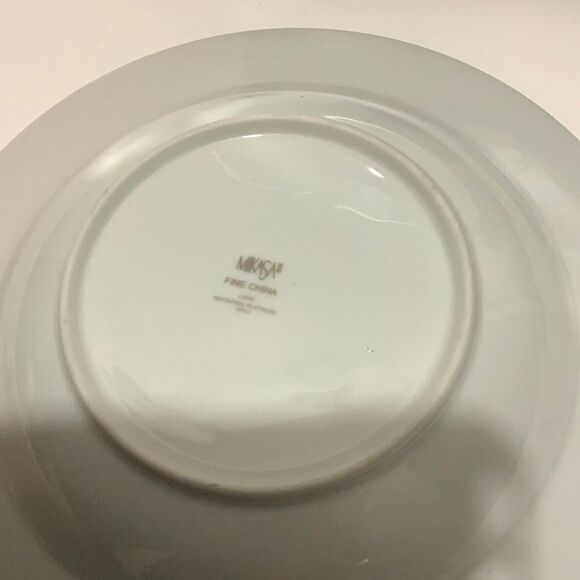 2 Mikasa Invitation Platinum L5615  11" Dinner & 8” Salad Plate Platinum Rimmed - Picture 10 of 10